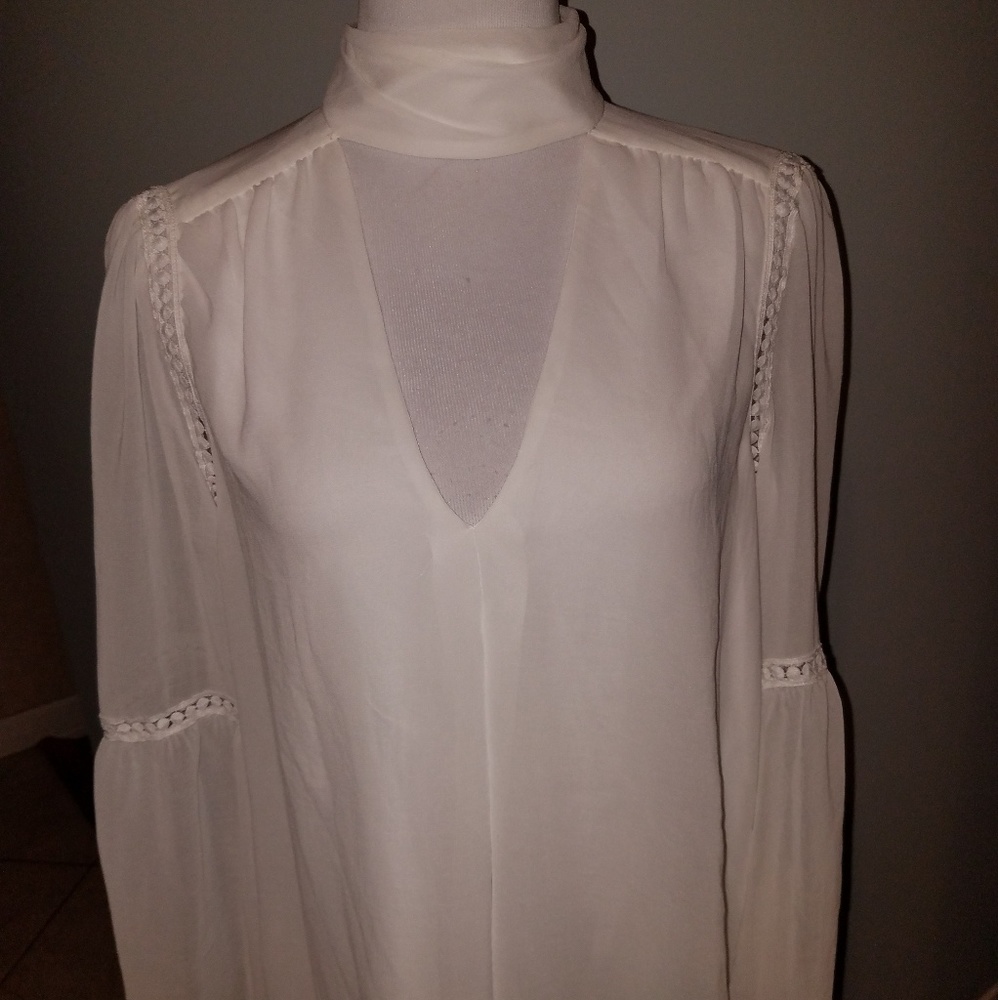 NWT Vince Camuto Stunning white blouse Sz S L@@k